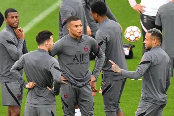 Màn kết hợp với Messi và Neymar trước Club Brugge sẽ ảnh hưởng đến quyết định của Mbappe.