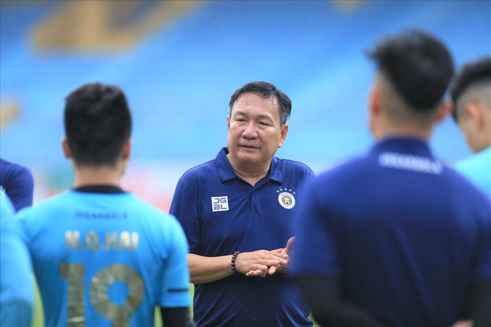 Tân HLV trưởng Hoàng Văn Phúc của Hà Nội FC.