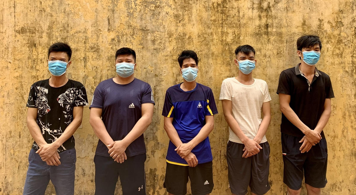 Nhóm đối tượng tại cơ quan điều tra.