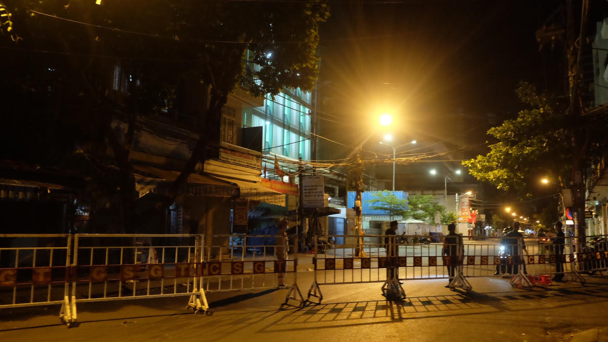 Khu vực xung quanh 3 bệnh viện chính thức "nội bất xuất, ngoại bất nhập" trong vòng 15 ngày, kể từ 0h ngày 28/7.