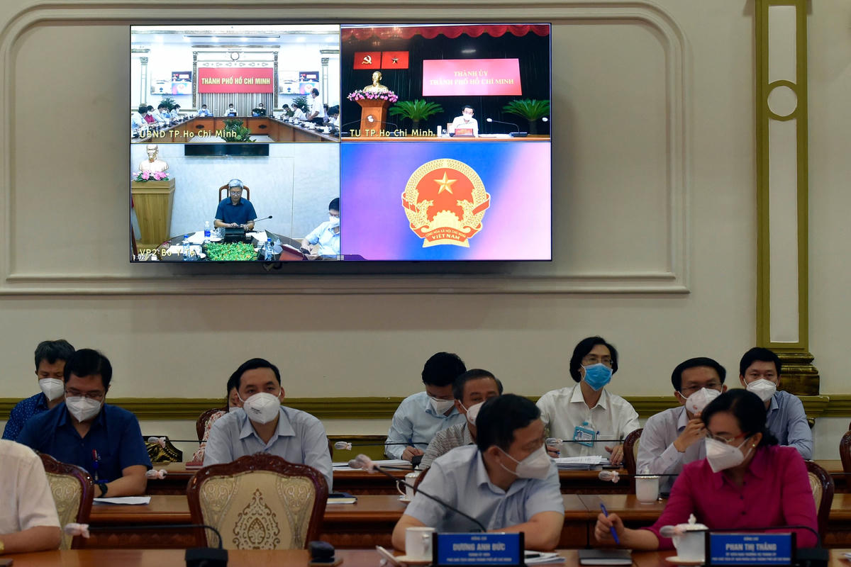 TP HCM đề nghị tăng thêm đội ngũ nhân viên siêu thị, shipper trên nguyên tắc kiểm soát chặt chẽ, bảo đảm an toàn. Ảnh: VGP/Đình Nam.