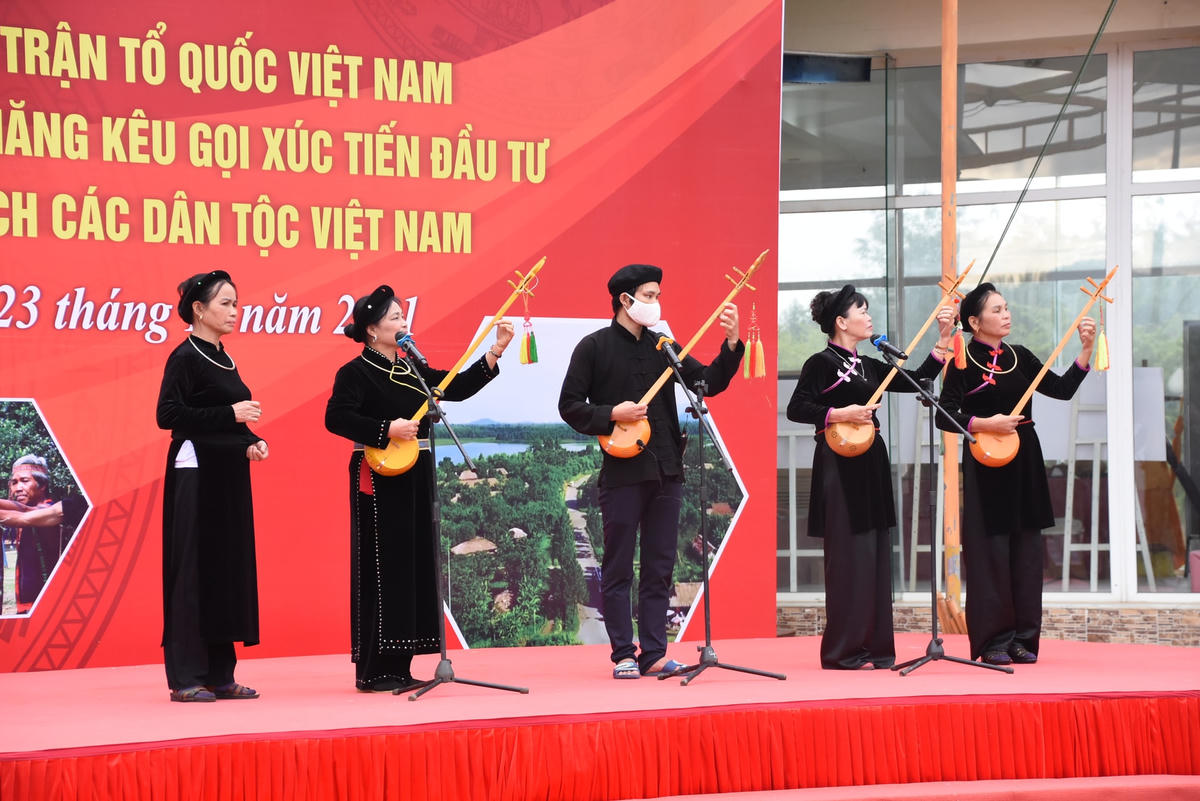 Các tiết mục văn nghệ đặc sắc được trình diễn tại Làng Văn hóa - Du lịch các dân tộc Việt Nam.