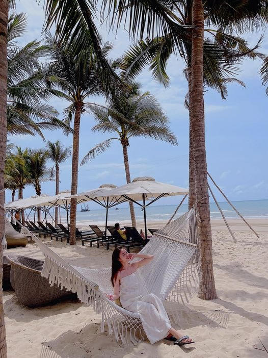 Ninh Dương Lan Ngọc đang có chuyến nghỉ dưỡng tại Phú Quốc.