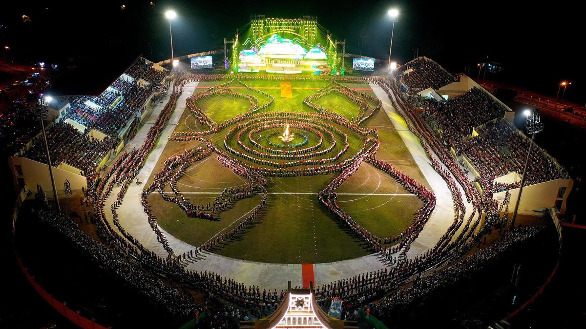 Xòe Thái vừa được UNESCO ghi danh Di sản văn hóa phi vât thể của thế giới. Ảnh: Quang Vinh.