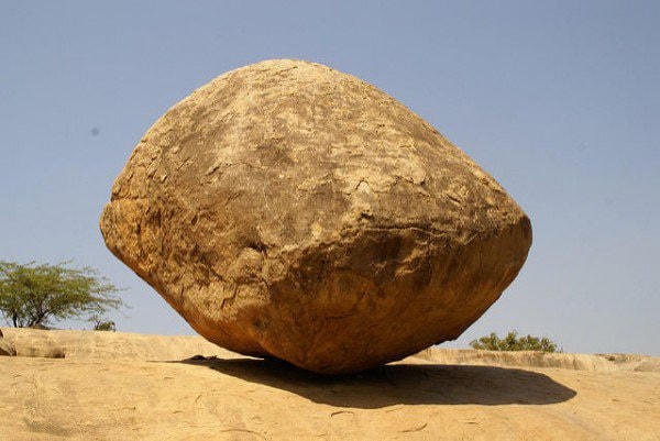 Hòn đá cô đơn.