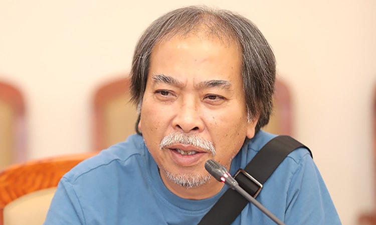 'Nhà văn vui tính, lãng mạn nhưng khi chọn người đại diện lại rất khó tính!'