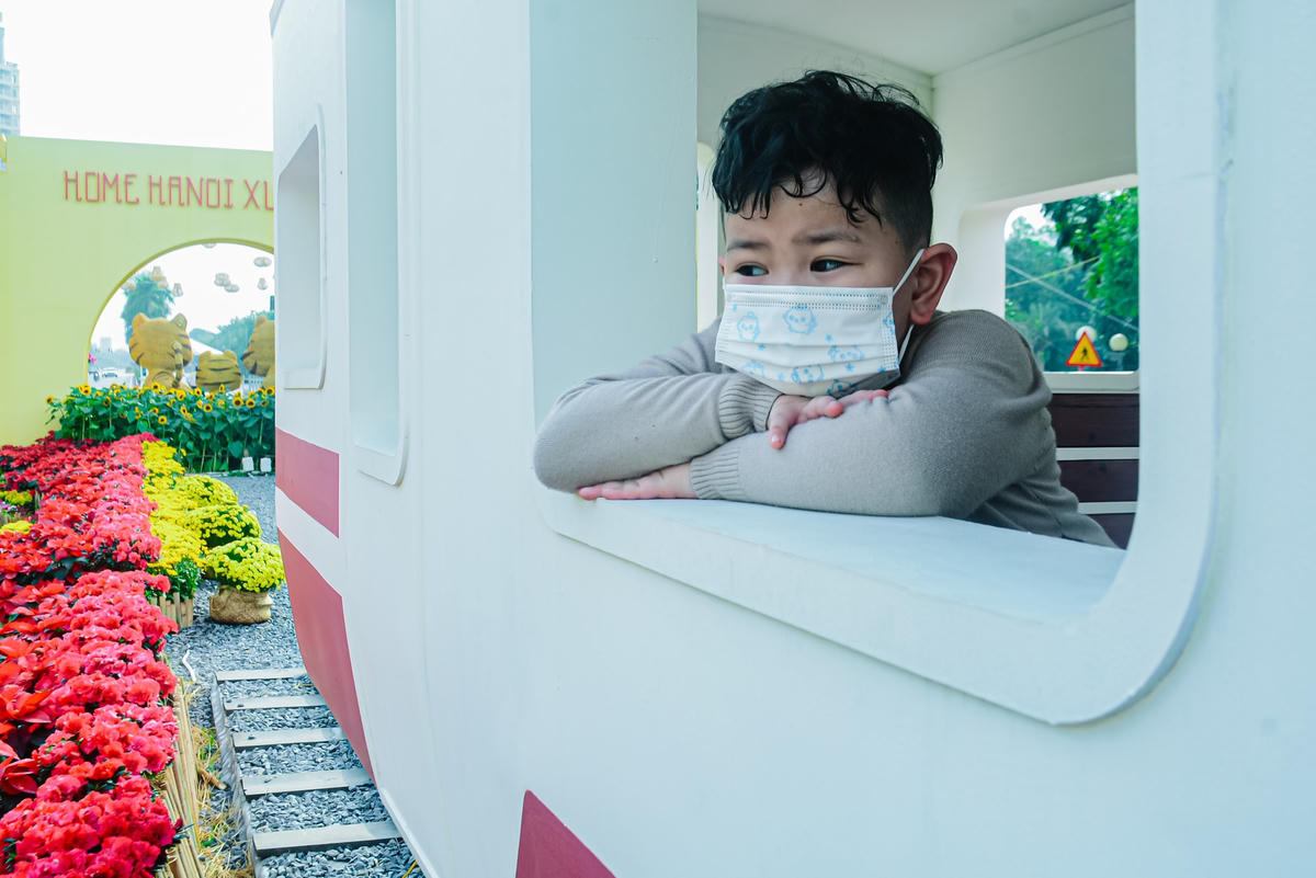 Các bạn nhỏ cũng được bố mẹ đưa đến đây chụp ảnh kỷ niệm.