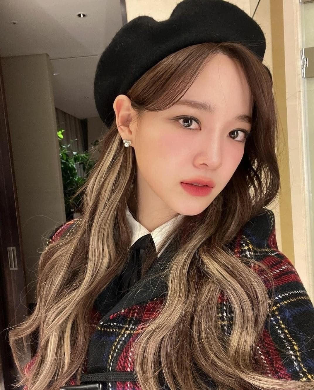 Gần đây, diễn xuất của Kim Se Jeong trong "Hẹn hò chốn công sở" nhận được nhiều lời khen từ khán giả.