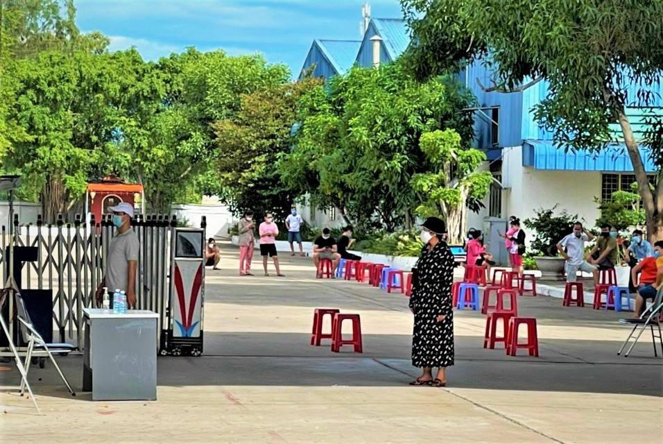 Ngành y tế Quảng Nam đang lấy mẫu xét nghiệm Covid-19.