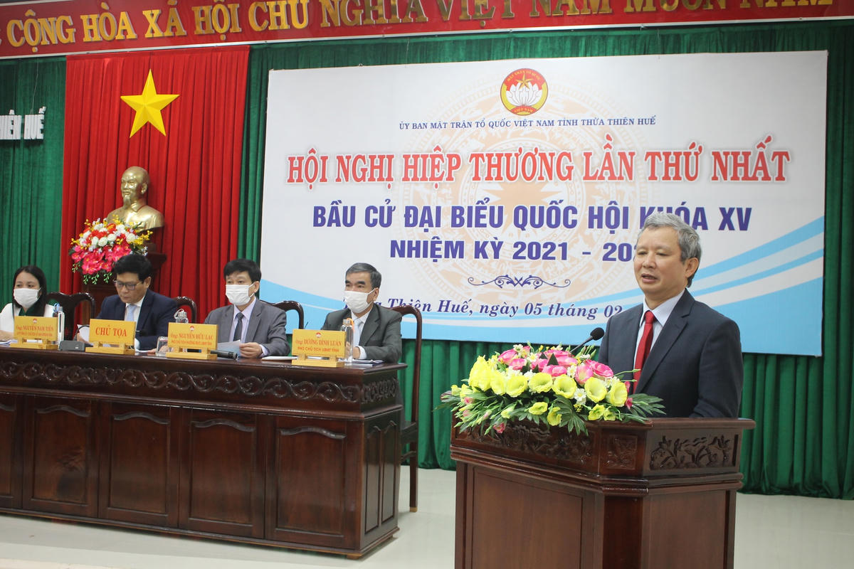 Bí thư Tỉnh ủy Lê Trường Lưu phát biểu tại hội nghị.