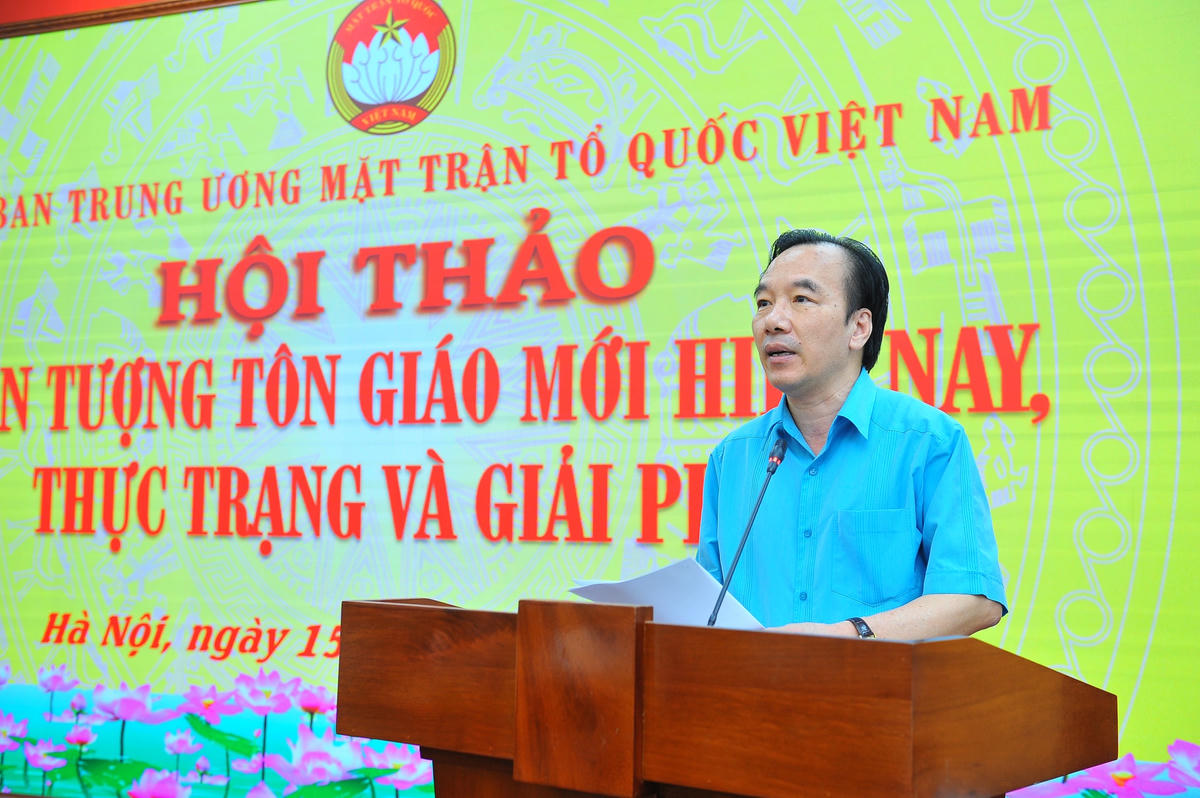 Phó Chủ tịch Ngô Sách Thực phát biểu tại Hội thảo.