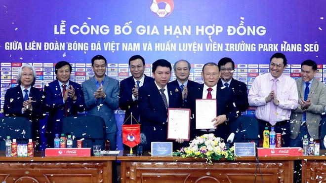 HLV Park Hang Seo gia hạn hợp đồng làm HLV trưởng đội tuyển Việt Nam.Ảnh: VFF.
