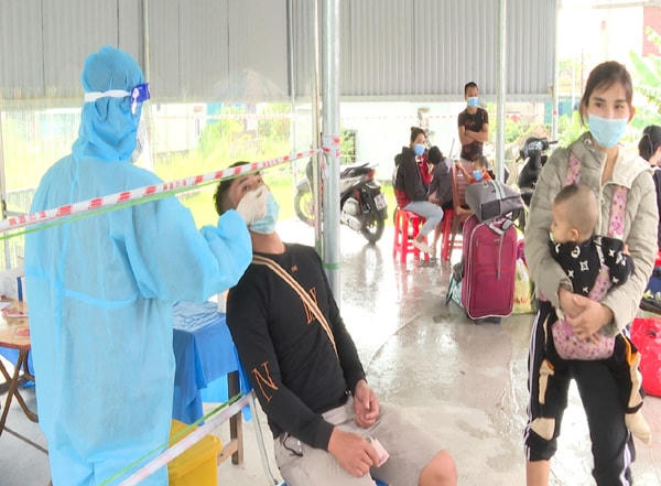 Việc thành lập Tổ tư vấn, chăm sóc bệnh nhân không triệu chứng và triệu chứng nhẹ tại nhà sẽ góp phần giảm tải áp lực cho bệnh viện tuyến huyện và tỉnh.