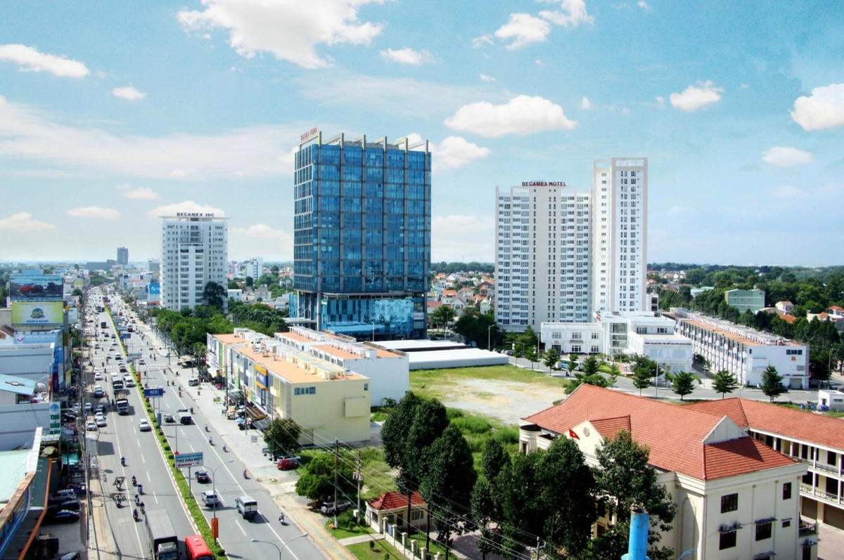 Địa lộ Bình Dương đoạn chạy qua trung tâm TP Thủ Dầu Một. Ảnh: Duy Nghĩa