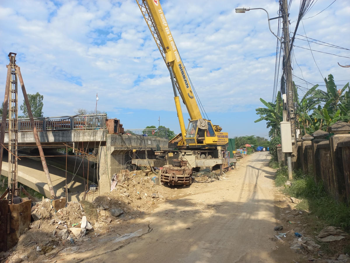 Theo Ban quản lý Khu vực phát triển đô thị Thừa Thiên - Huế, nguyên nhân khiến công trình này dang dở suốt một thời gian dài là do vướng mắc trong công tác giải phóng mặt bằng cũng như do điều chỉnh quy hoạch chi tiết Khu A (khu đô thị mới An Vân Dương).