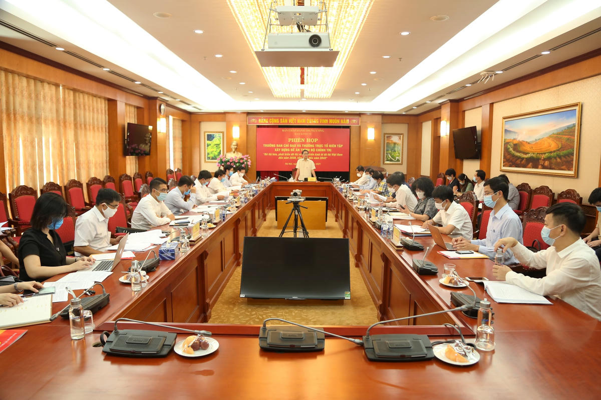 Quang cảnh buổi làm việc.