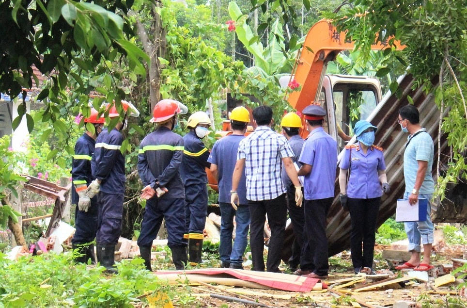 Lực lượng chức năng nhanh chóng có mặt tại hiện trường.