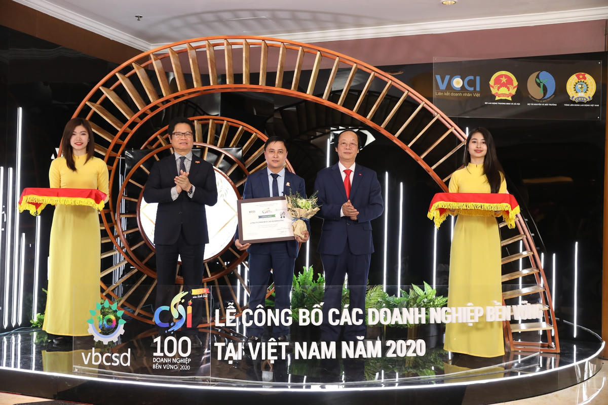 Đại diện Công ty Yến sào Khánh Hòa.
