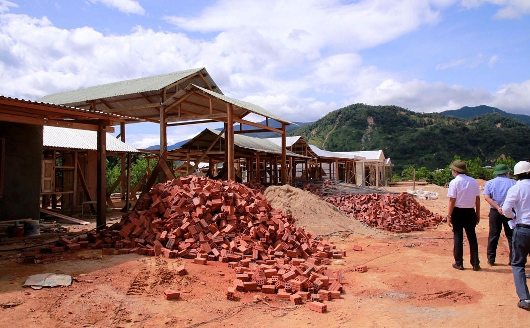 Vật liệu được tập kết nơi TĐC Phước Thành.