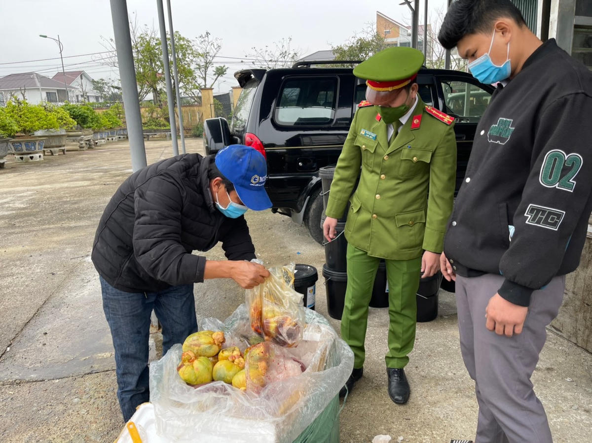 Cơ quan Công an vừa phát hiện và thu giữ  gần 2 tấn nội tạng bò không rõ nguồn gốc.