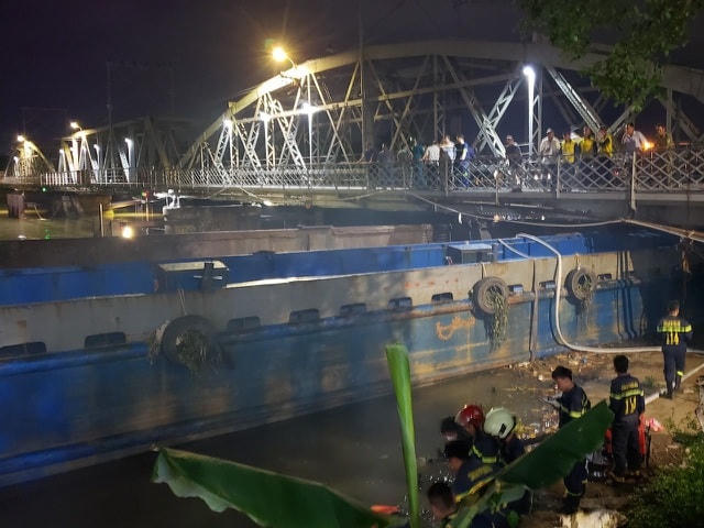 Gần 100 cán bộ chiến sĩ được huy động