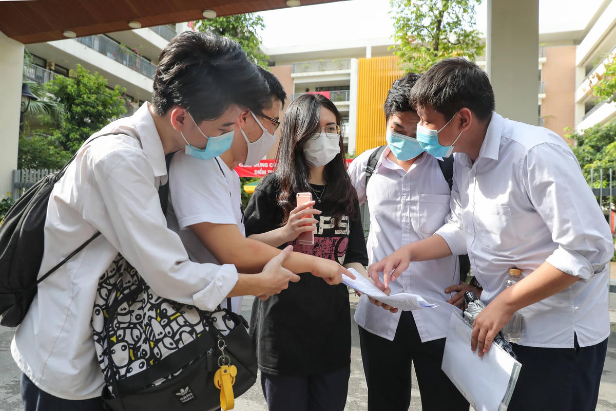 Thí sinh dự thi tốt nghiệp THPT 2021 (ảnh: Phạm Quang VInh) 