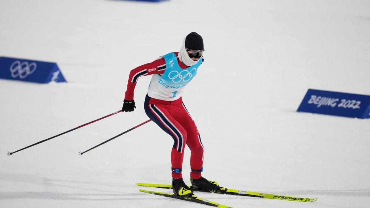 Jarl Magnus Riiber mất HCV Olympic một cách đáng tiếc.