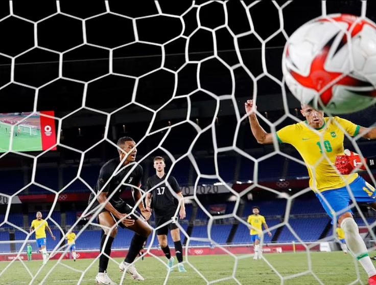 Richarlison đi vào lịch sử sau cú hat-trick cho Olympic Brazil