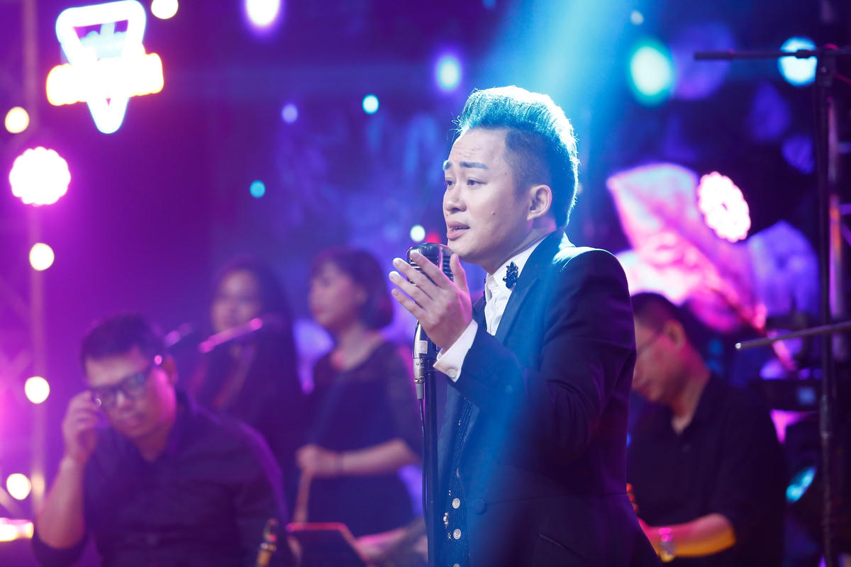 Ca sĩ Tùng Dương sẽ đại diện của Việt Nam tham dự "Ngày Việt Nam tại Thuỵ Sỹ năm 2021".