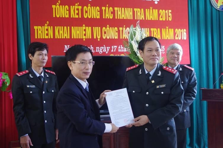 Tân Phó Bí thư Tỉnh ủy Nam Định Lê Quốc Chỉnh (bên phải) trưởng thành từ ngành Thanh tra.