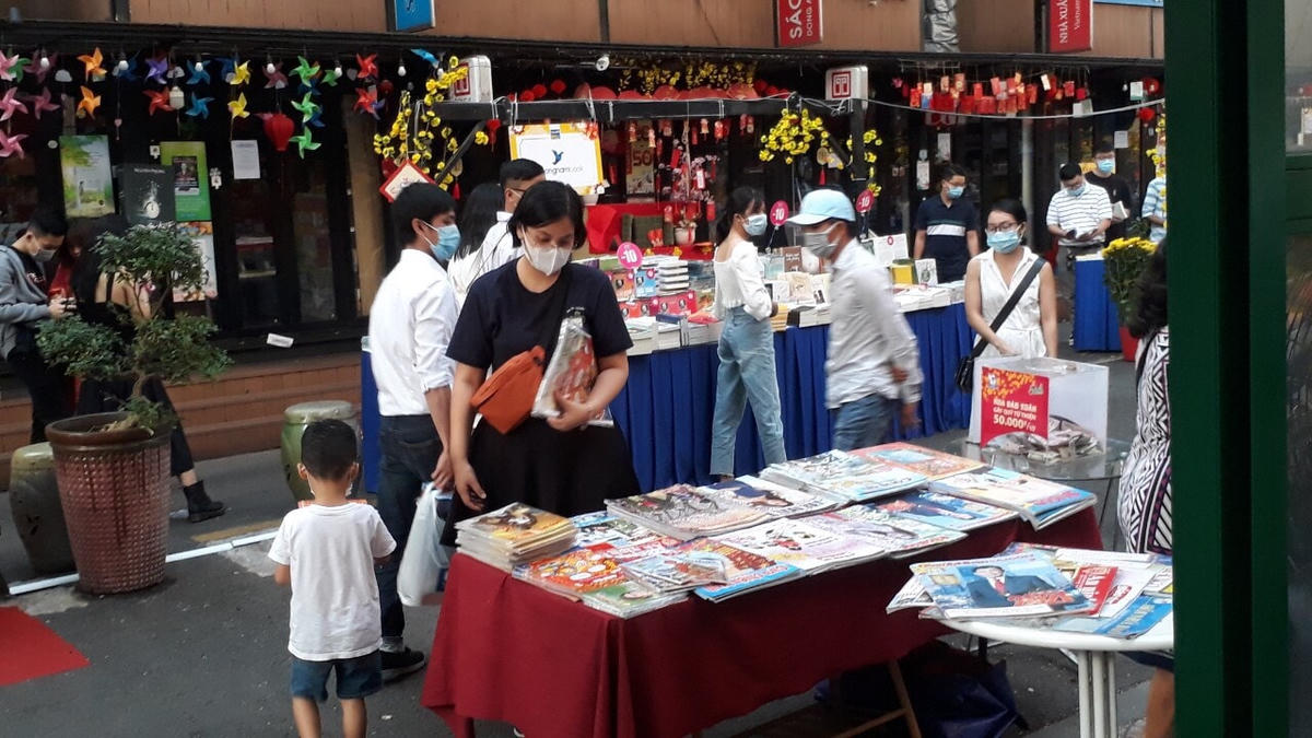 Đường sách TP HCM thưa thớt du khách nước ngoài