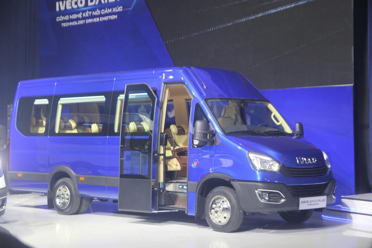 Thaco giới thiệu dây chuyền sản xuất và sản phẩm Mini Bus Iveco Daily