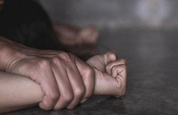 Quân đã hiếp dâm chính con gái ruột của mình. Ảnh minh hoạ.