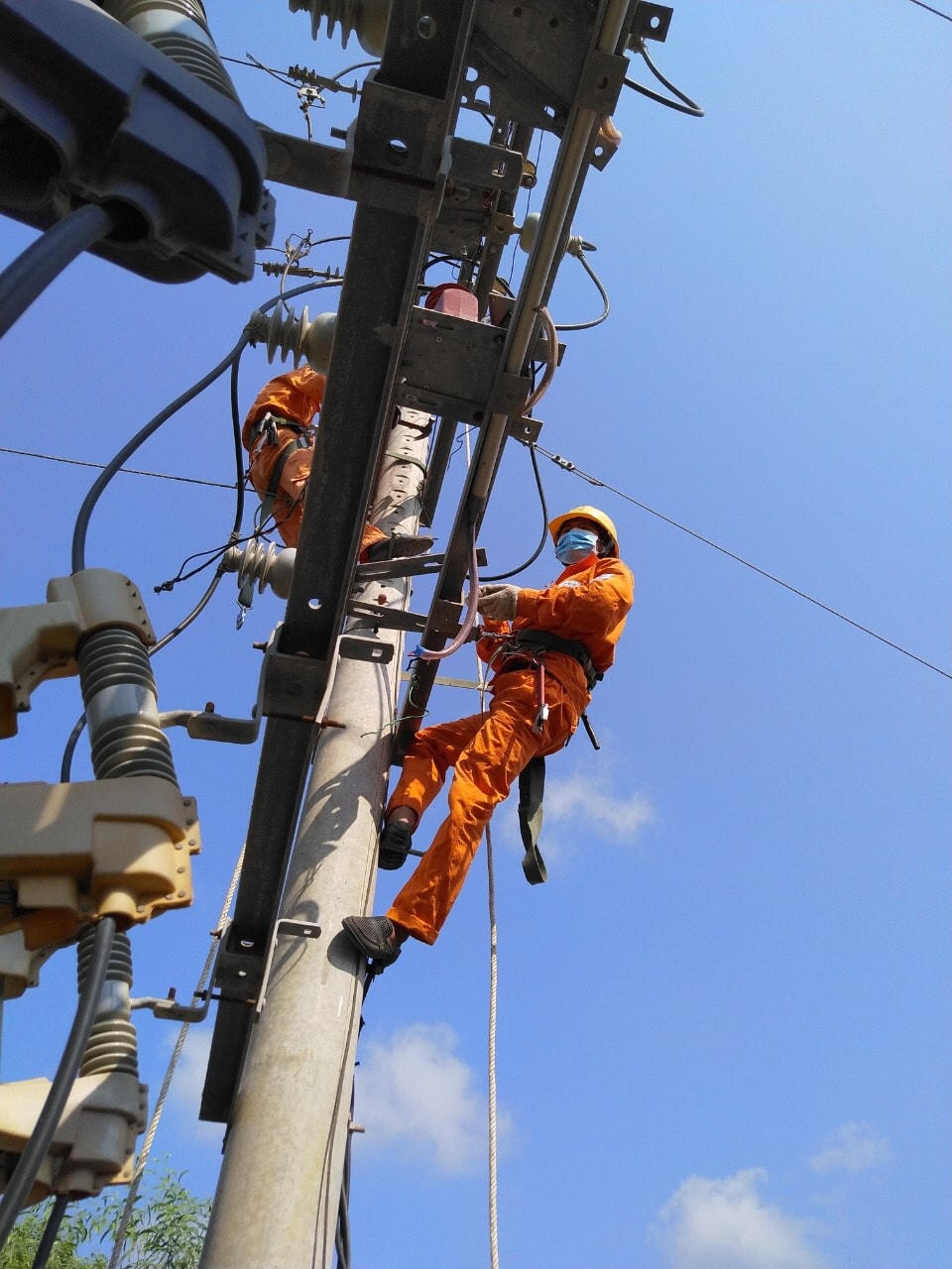Không cắt điện ngày bầu cử, đảm bảo máy dự phòng phục vụ bầu cử.