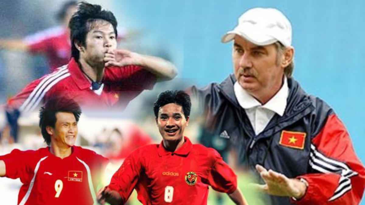 HLV Alfred Riedl với lứa cầu thủ danh giá.