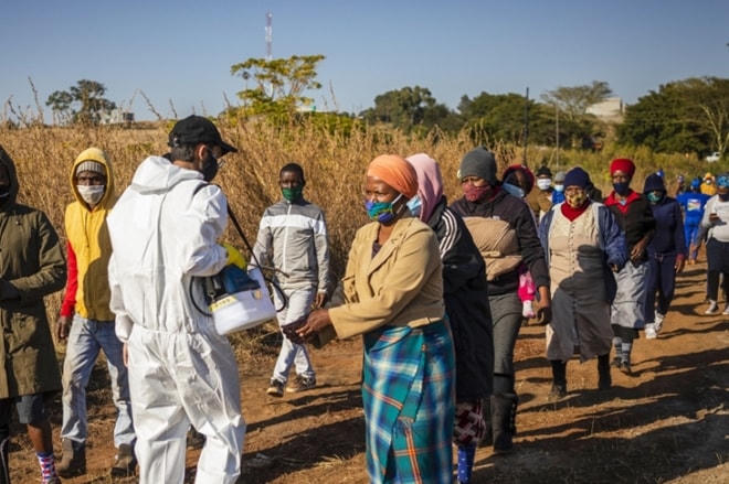 Biến thể Covid-19 mới ở Nam Phi rất đáng lo ngại.