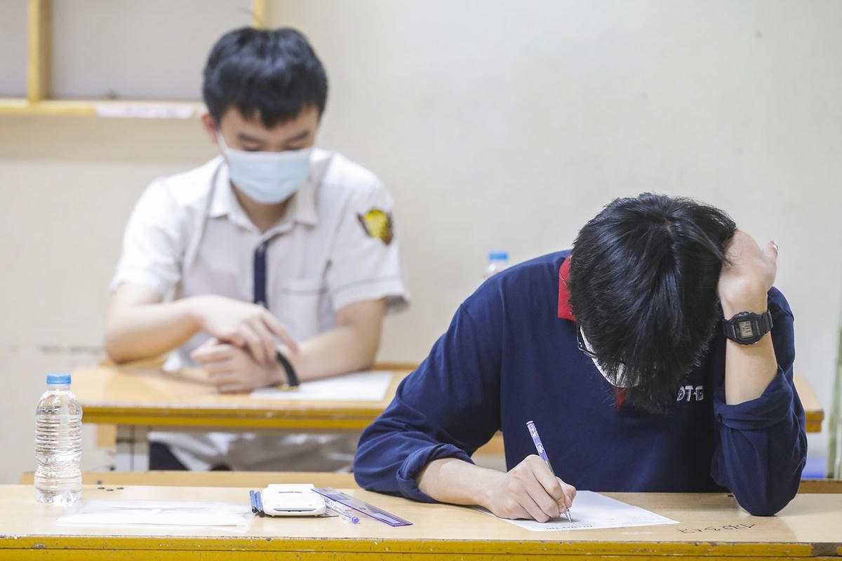 Thí sinh dự thi vào lớp 10 năm học 2021-2022 tại Hà Nội. Ảnh: Phạm Quang Vinh.