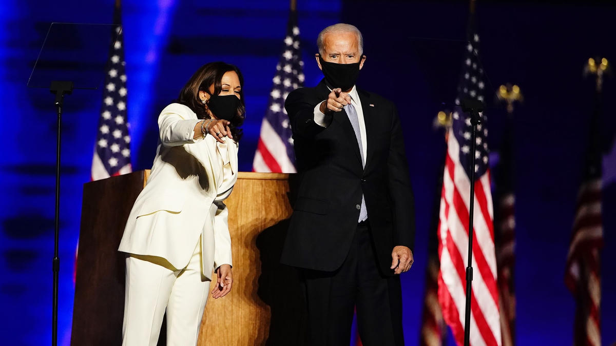 Ông Joe Biden cùng người đồng hành Kamala Harris trong bài phát biểu chiến thắng. Nguồn: USAToday.