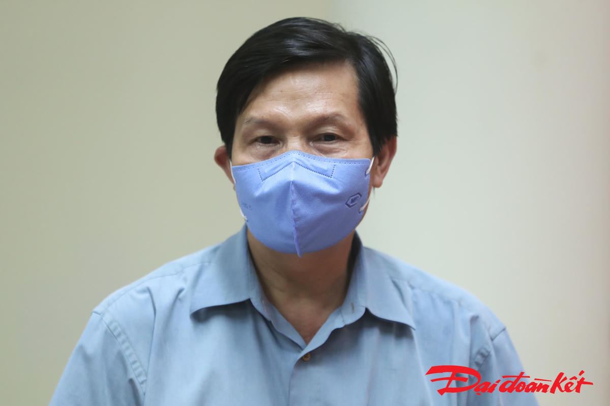 Phó Giám đốc Sở Y tế Hà Nội Trần Văn Chung tiếp thu ý kiến chỉ đạo của Chủ tịch UBND TP Hà Nội. Ảnh: Quang Vinh. 