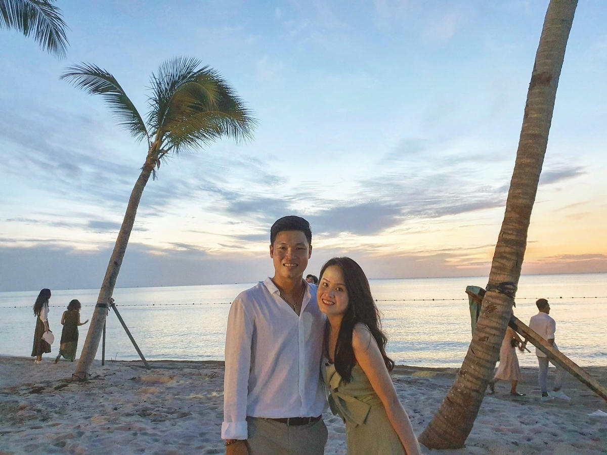 Đông Triều và vợ.