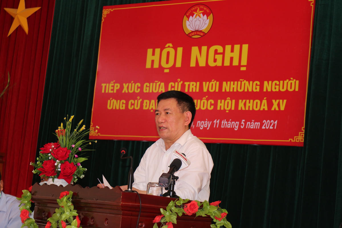 Ông Hồ Đức Phớc, Bộ trưởng Bộ Tài chính trình bày chương trình hành động.