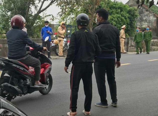 Cảnh sát phong tỏa khu vực xảy ra án mạng