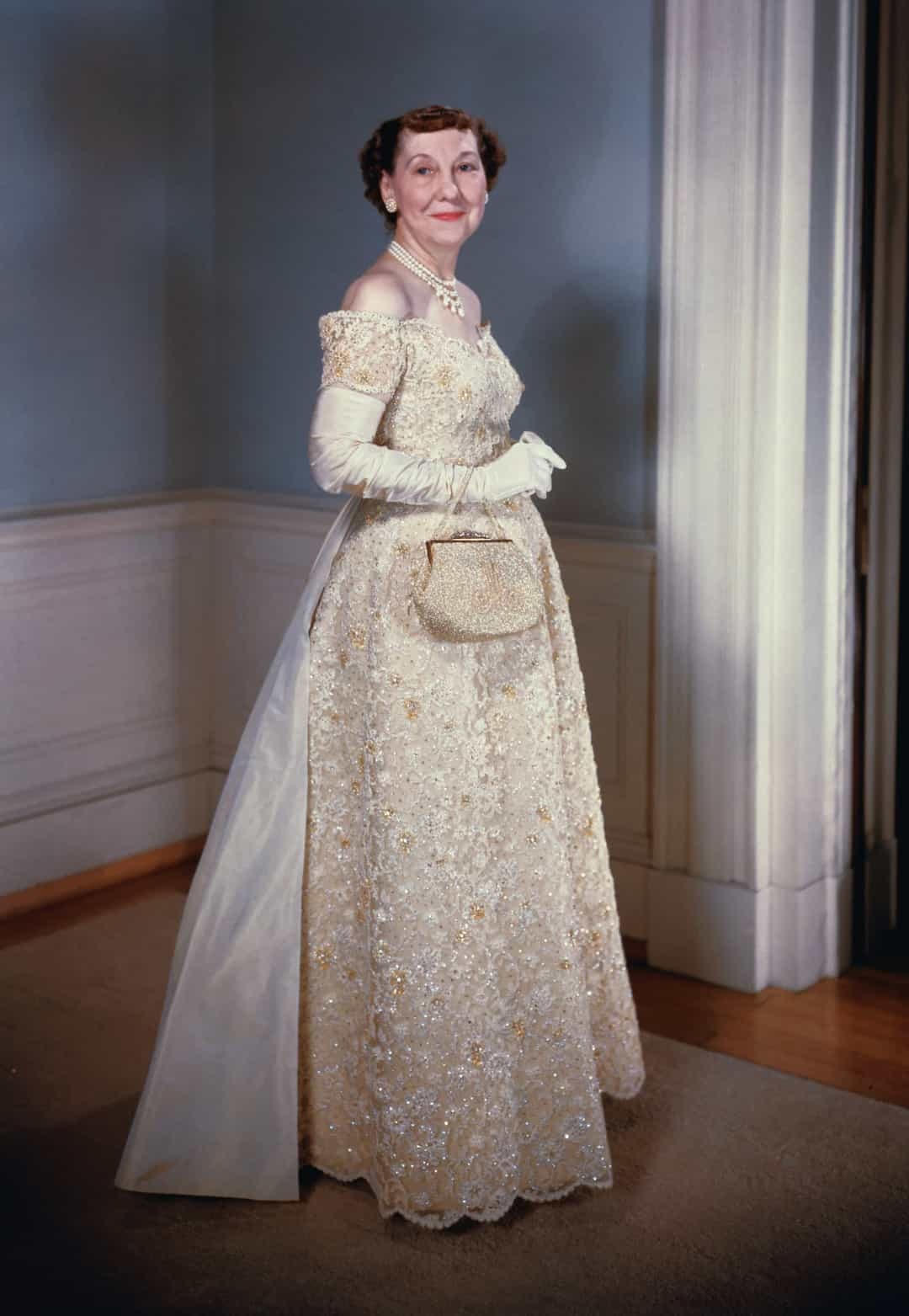 Mamie Eisenhower trong lễ nhậm chức lần thứ hai của chồng vào năm 1957.  