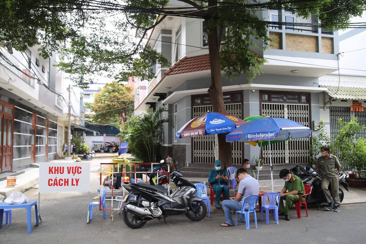 Hẻm 52 Thoại Ngọc Hầu, quận Tân Phú, TP HCM bị phong tỏa .