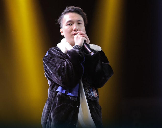 B - Wine vốn không phải là nam rapper gây được nhiều sự chú ý từ đầu chương trình như những tên tuổi khác như Obito, Sol7, Blacka... Chính vì thế, phần chiến thắng của B-Wine trước Sol7 khiến netizen vô cùng bất ngờ và tò mò danh tính của anh. Anh cũng là người đầu tiên giành chiếc vế tiến thẳng vào đêm chung kết.