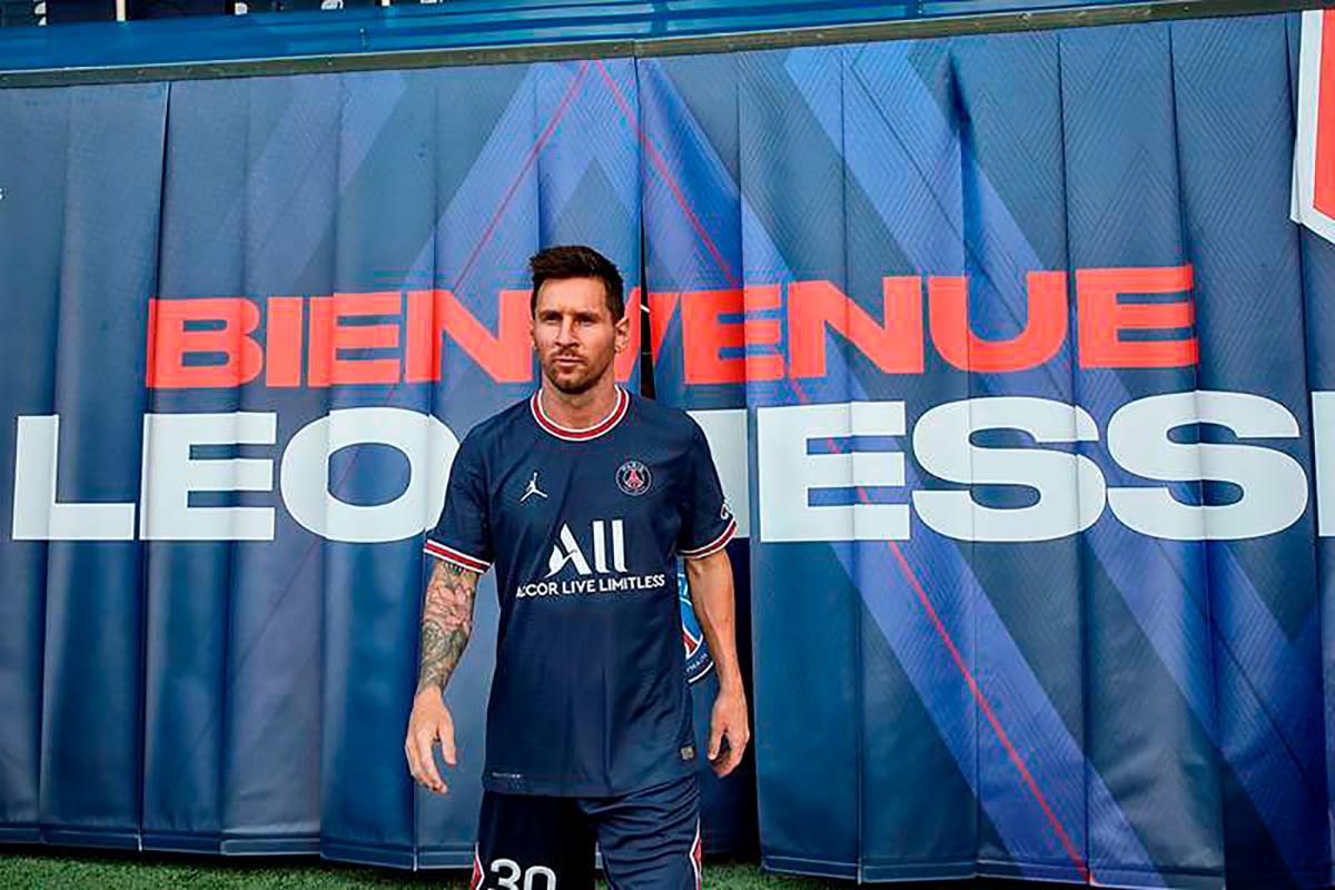 Messi chính thức 'cập bến' PSG