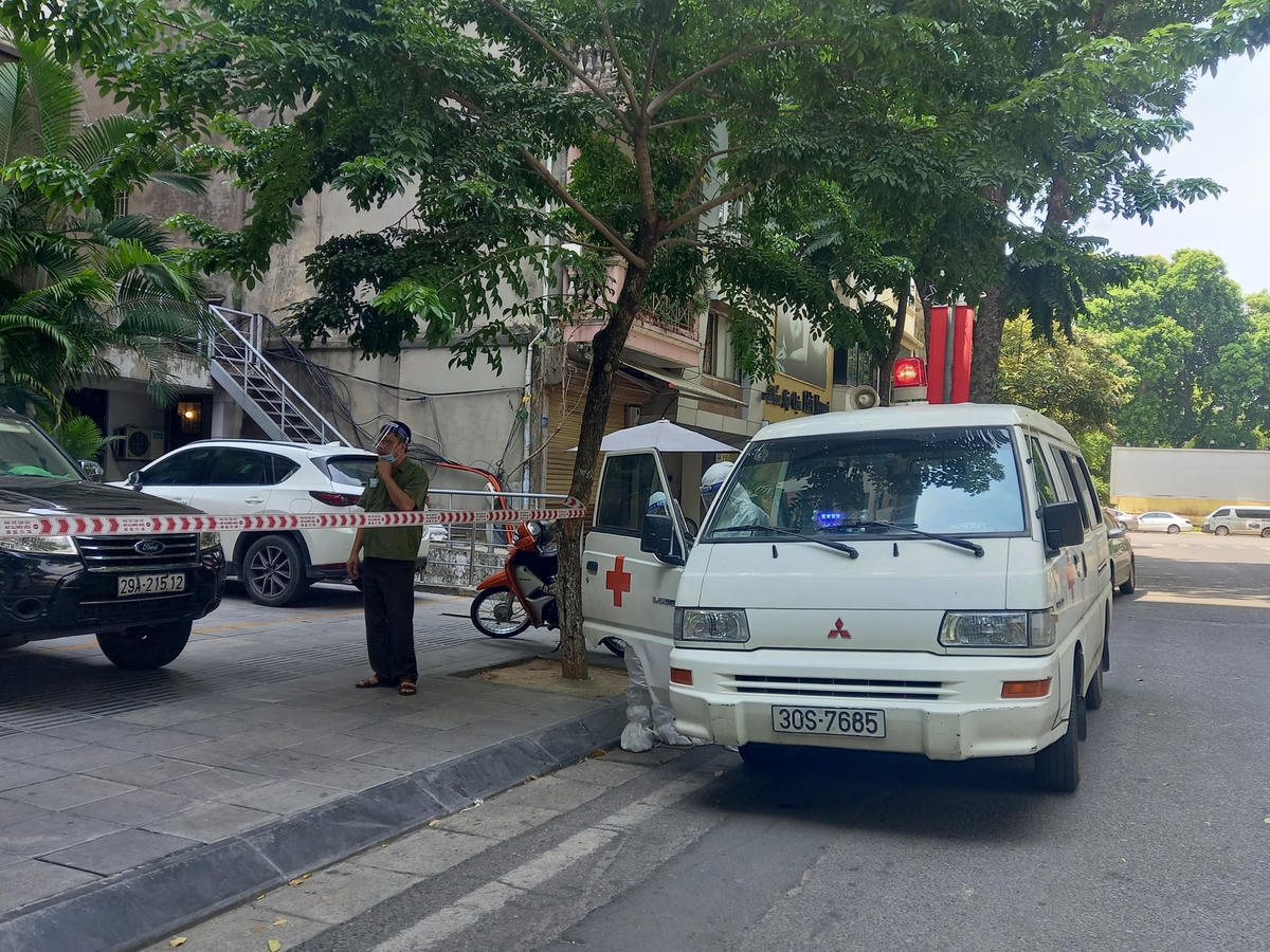 Hà Nội phong tỏa tạm thời tòa nhà 59 Quang Trung do có ca dương tính