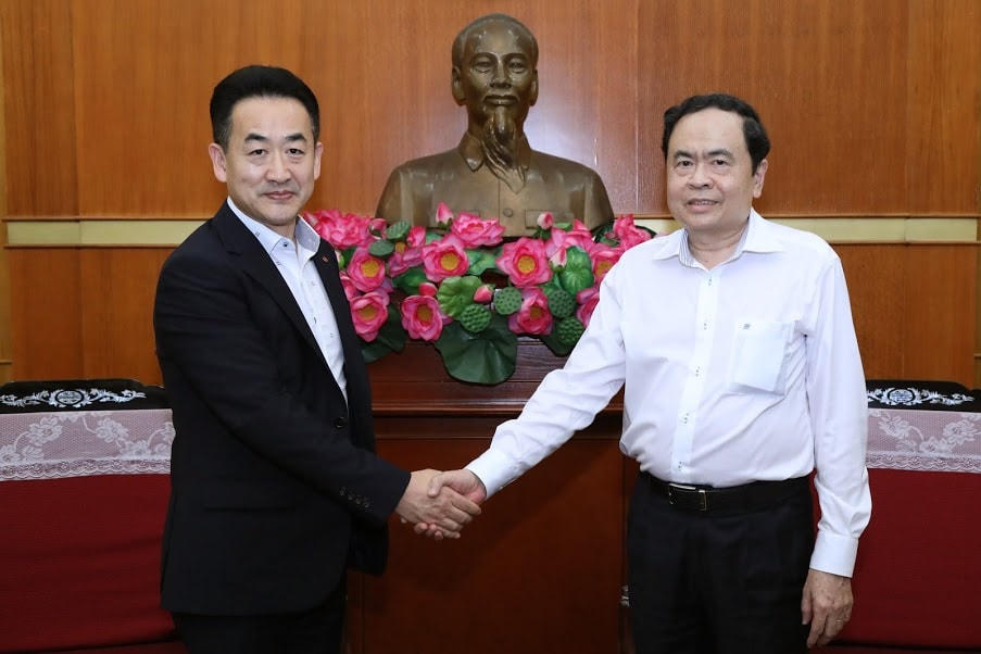 Chủ tịch Trần Thanh Mẫn tiếp ông Kang Min Ho, Tổng Giám đốc Công ty cổ phần trung tâm thương mại LOTTE Việt Nam. (Ảnh: Quang Vinh).