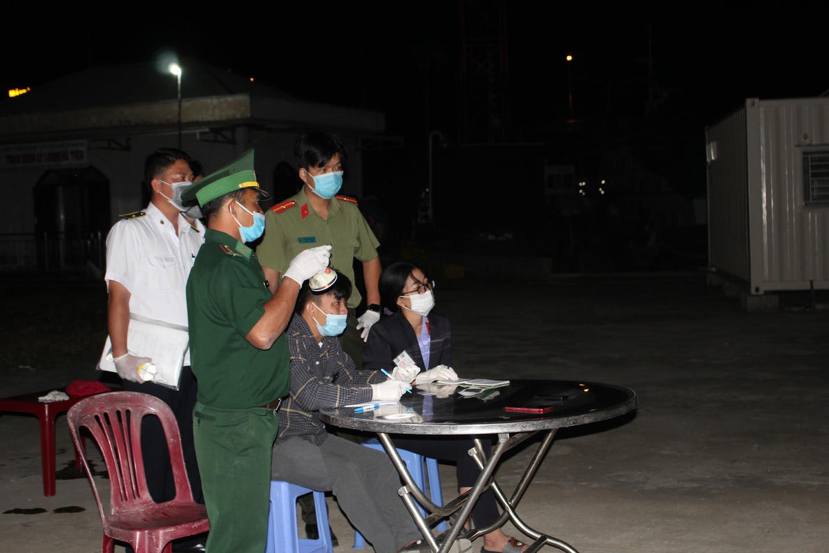 Lực lượng chức năng làm việc với các đối tượng.