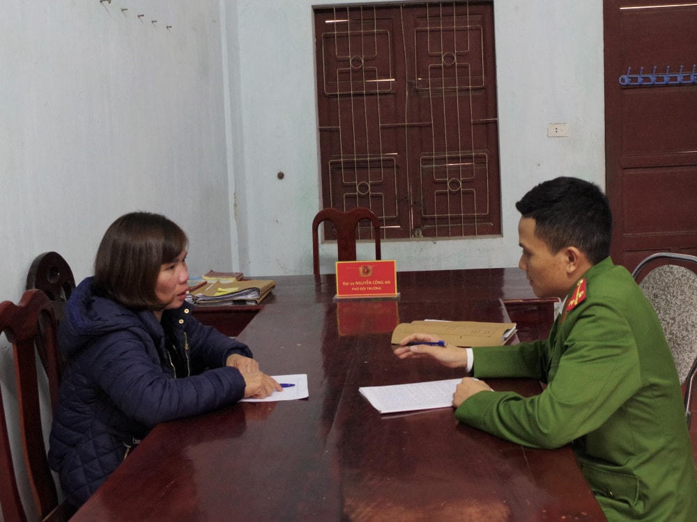 Thân Thị Hương tại CQĐT.